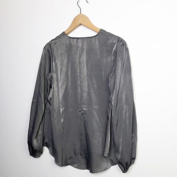 LOVERS & Friends grey satin V-neck blouse - Picture 5 of 8